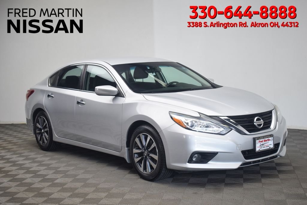 Used 2016 Silver Nissan 2.5 SV image 1