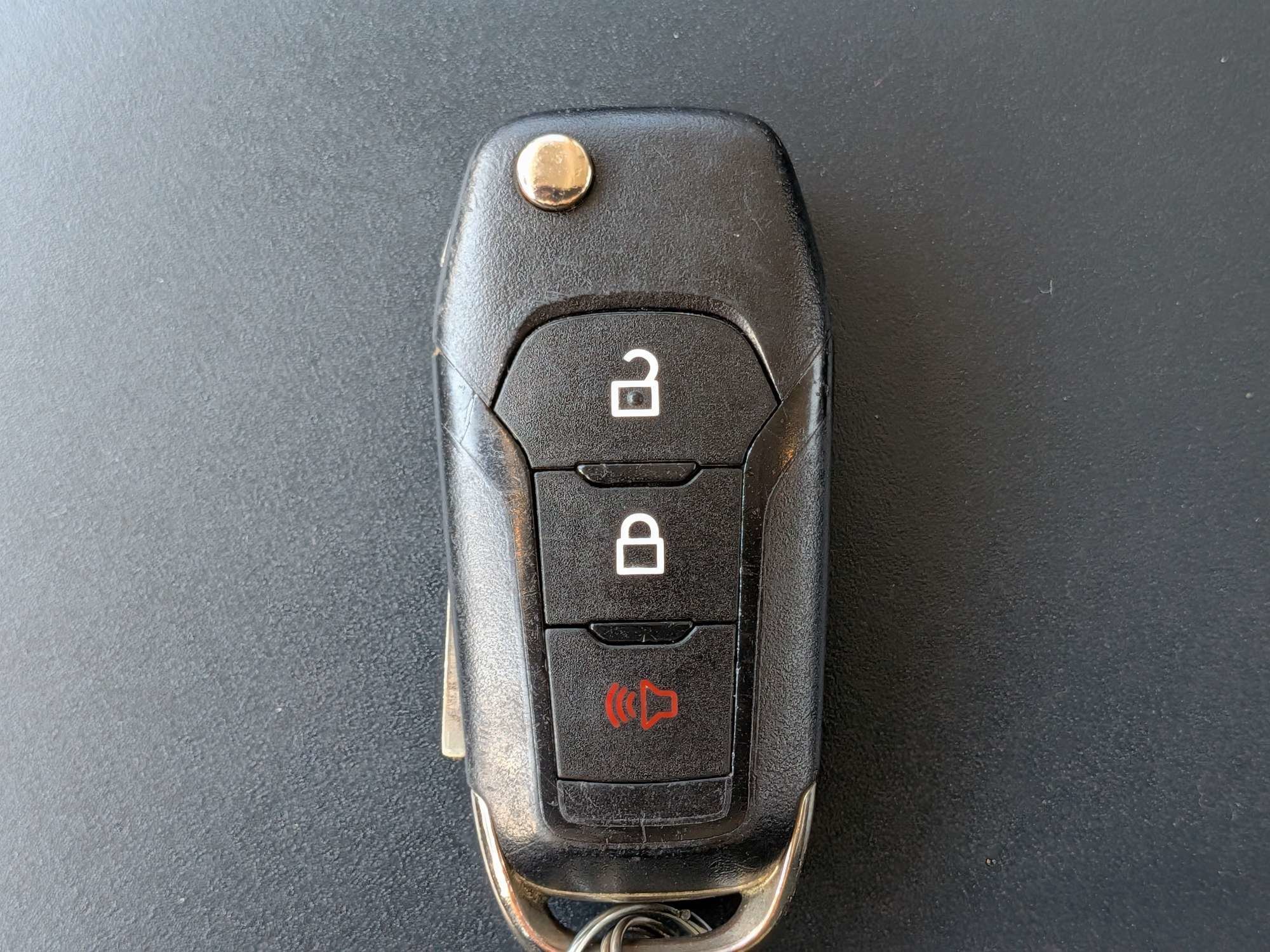 Used 2022 Oxford White Ford XLT image 35