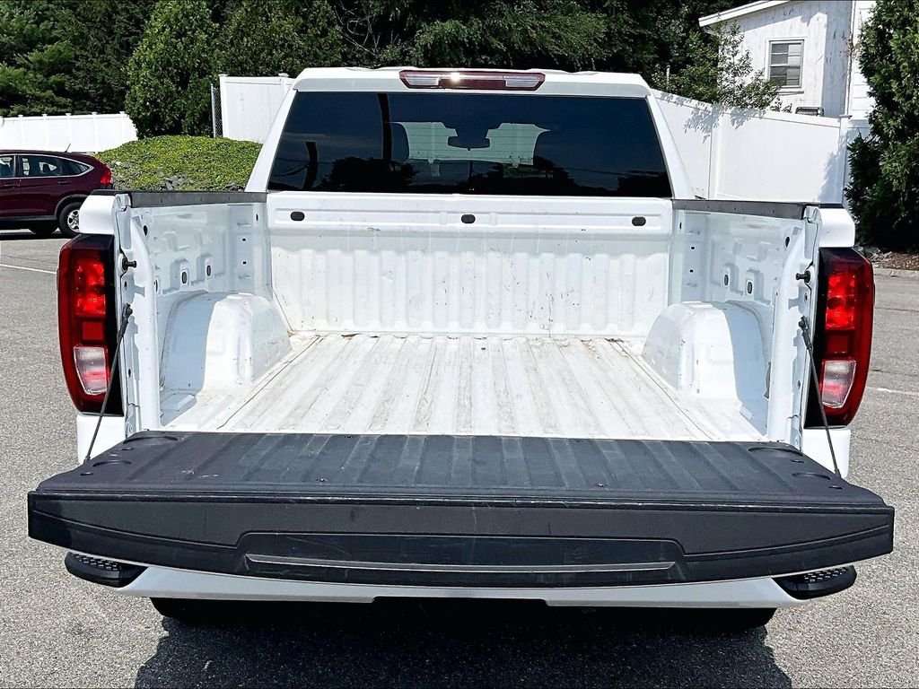 Used 2024 White GMC Elevation image 32