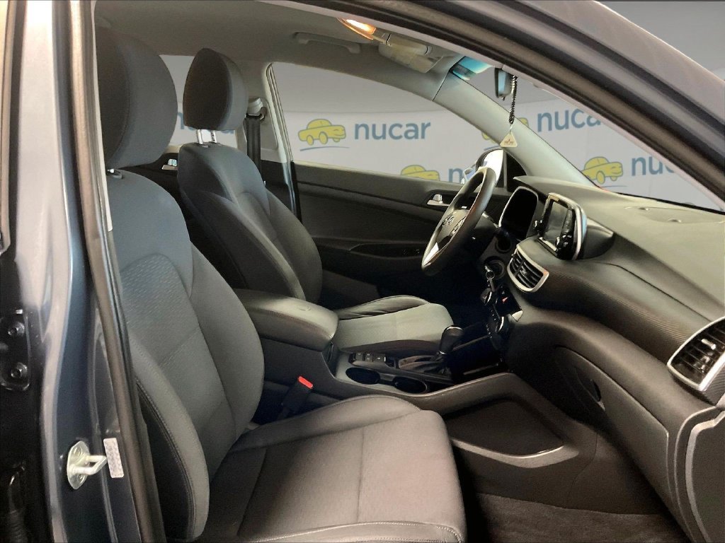 Used 2019 Blue Hyundai SE image 11
