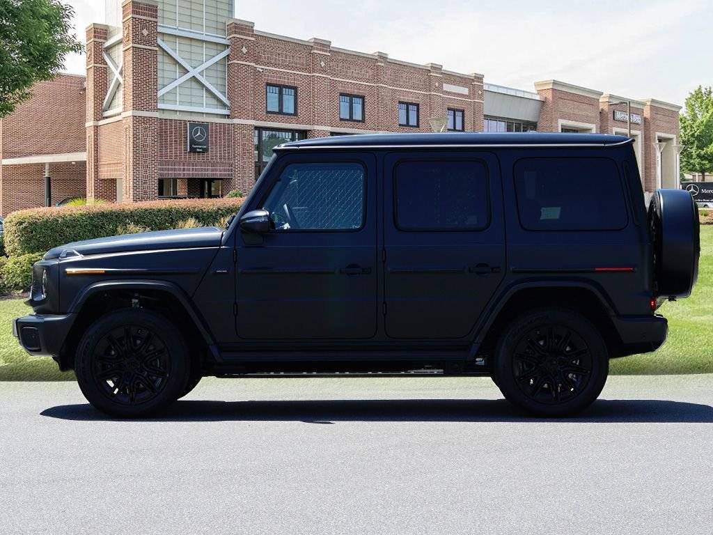 New 2027 MANUFAKTUR Night Black Magno Mercedes-Benz G 580 image 8