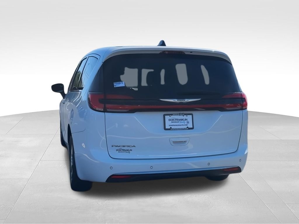 Used 2023 White Chrysler Touring image 7