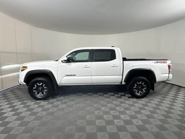 Used 2023 White Toyota SR image 44