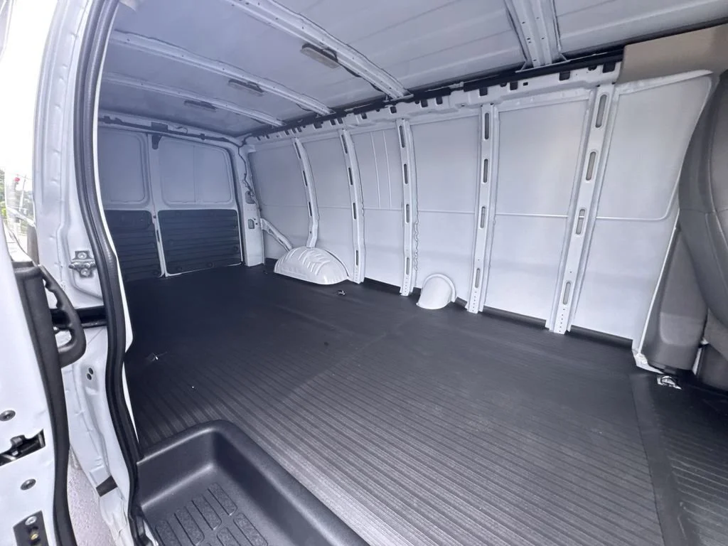 New 2025 Summit White GMC Work Van image 26