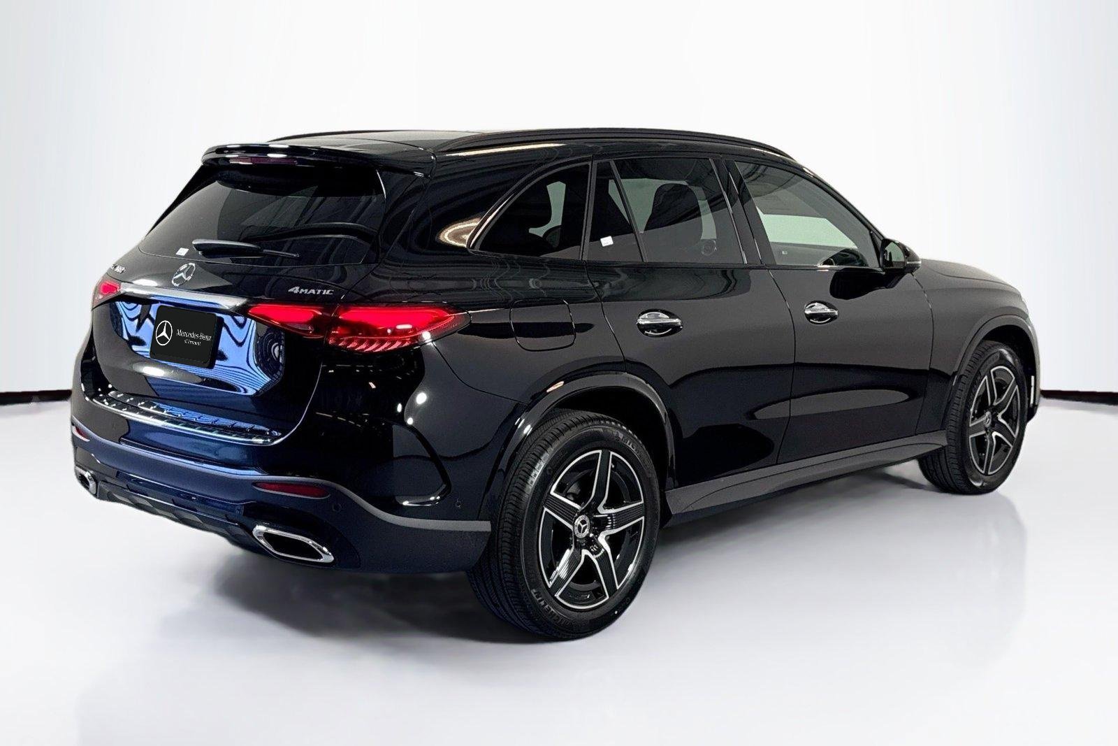 New 2026 Black Mercedes-Benz GLC 300 image 5