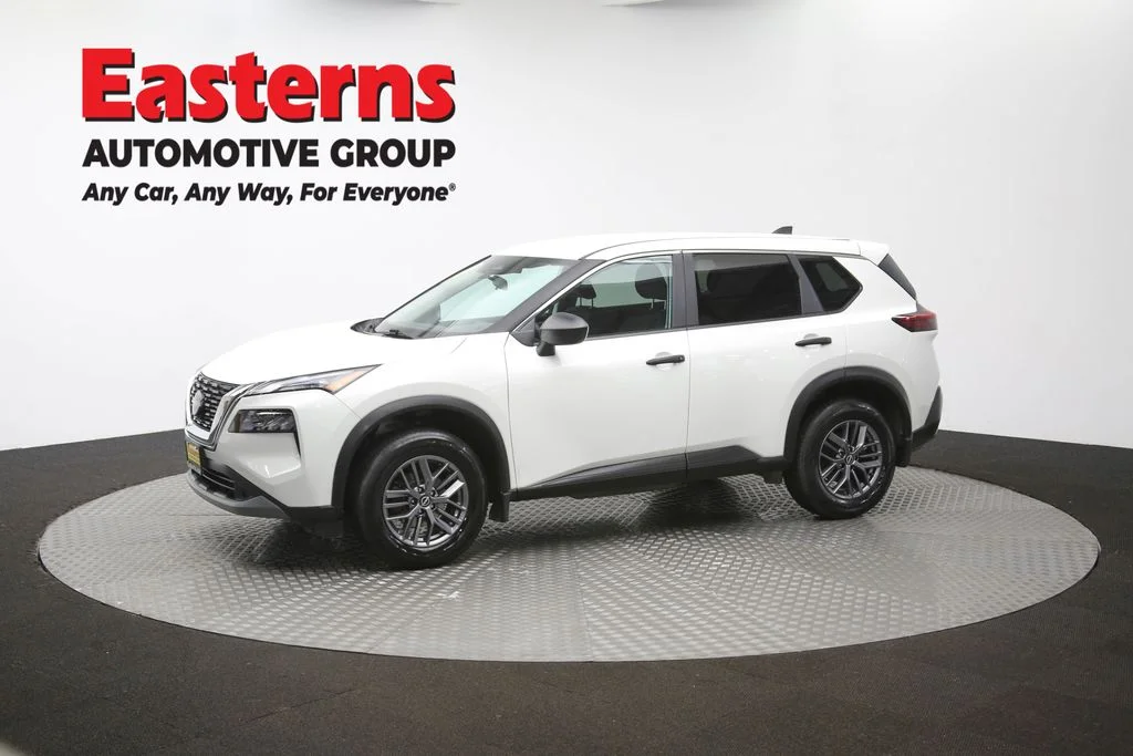 Used 2023 White Nissan S image 59