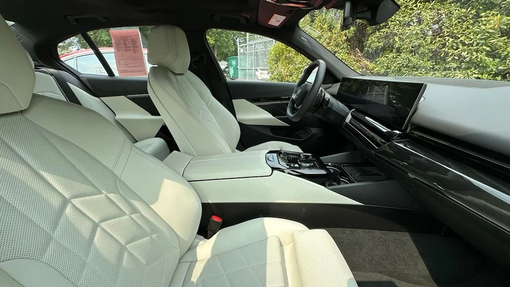 Used 2024 Mineral White Metallic BMW 530i xDrive image 6