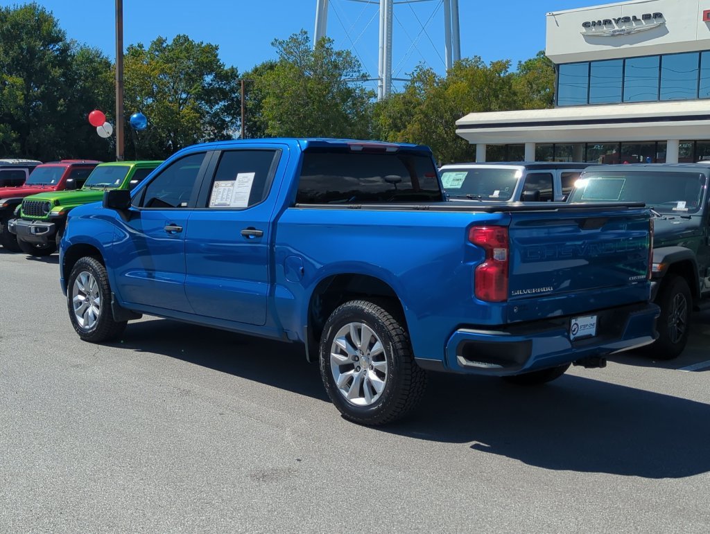 Used 2022 Blue Chevrolet Custom image 4