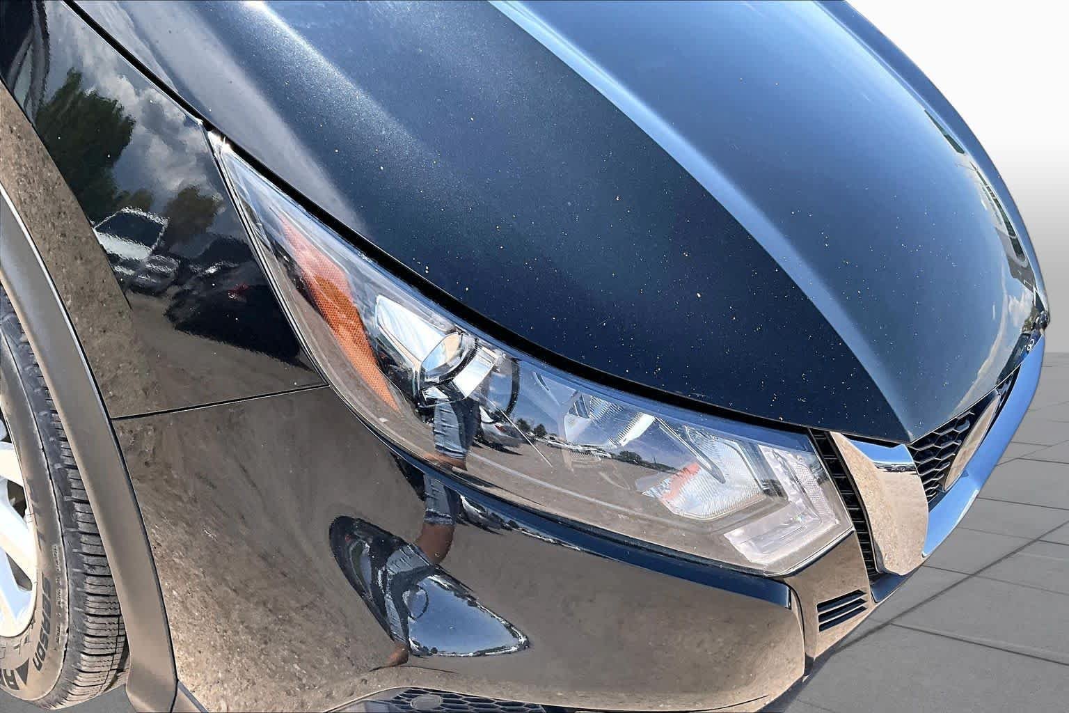Used 2021 Magnetic Black Pearl Nissan S image 25