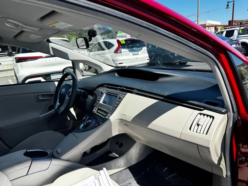 Used 2013 Red Toyota Two image 12
