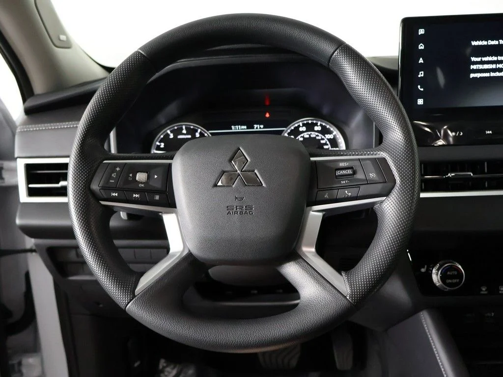 New 2026 White Mitsubishi ES image 37