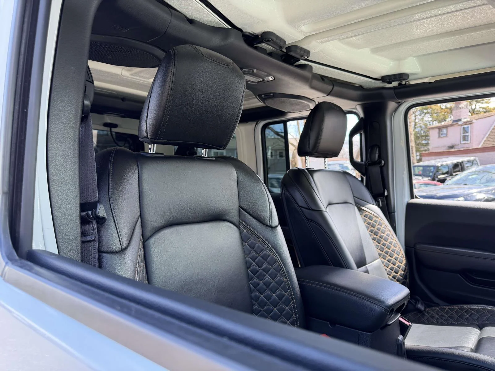 Used 2022 White Jeep Unlimited Sahara High Altitude image 11