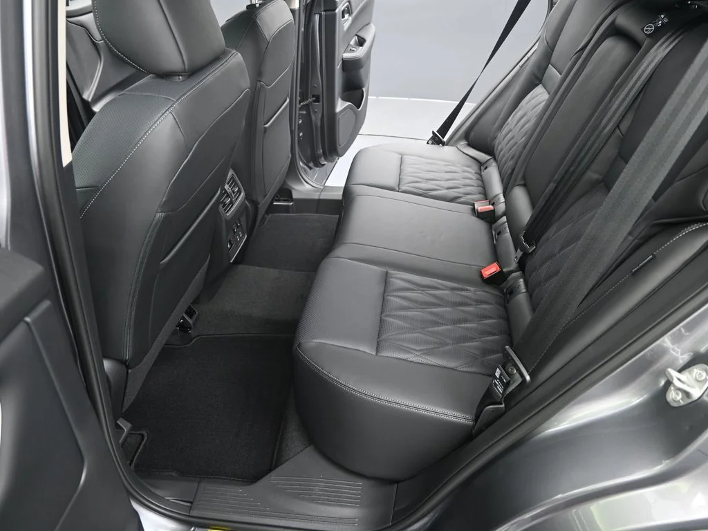 New 2026 Gray Nissan Platinum image 22