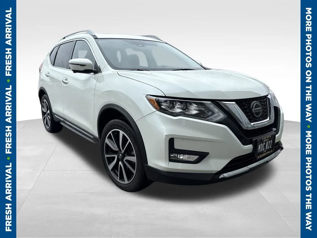 Used 2019 White Nissan SL image 1