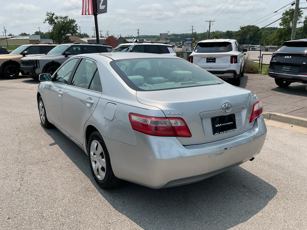 Used 2007 Titanium Metallic Toyota LE image 6