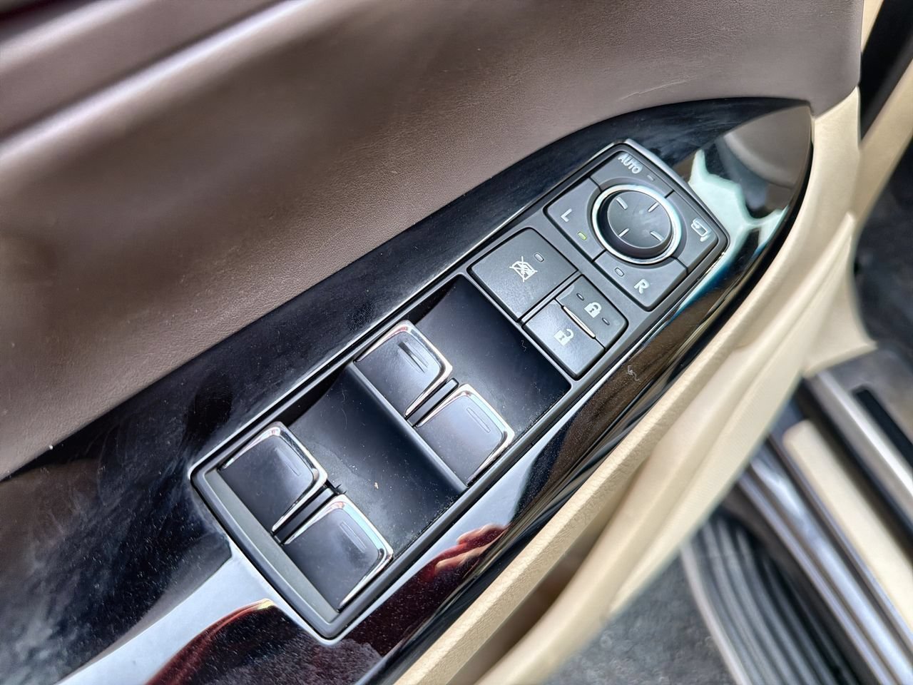 Used 2019 Gray Lexus Two-Row image 19