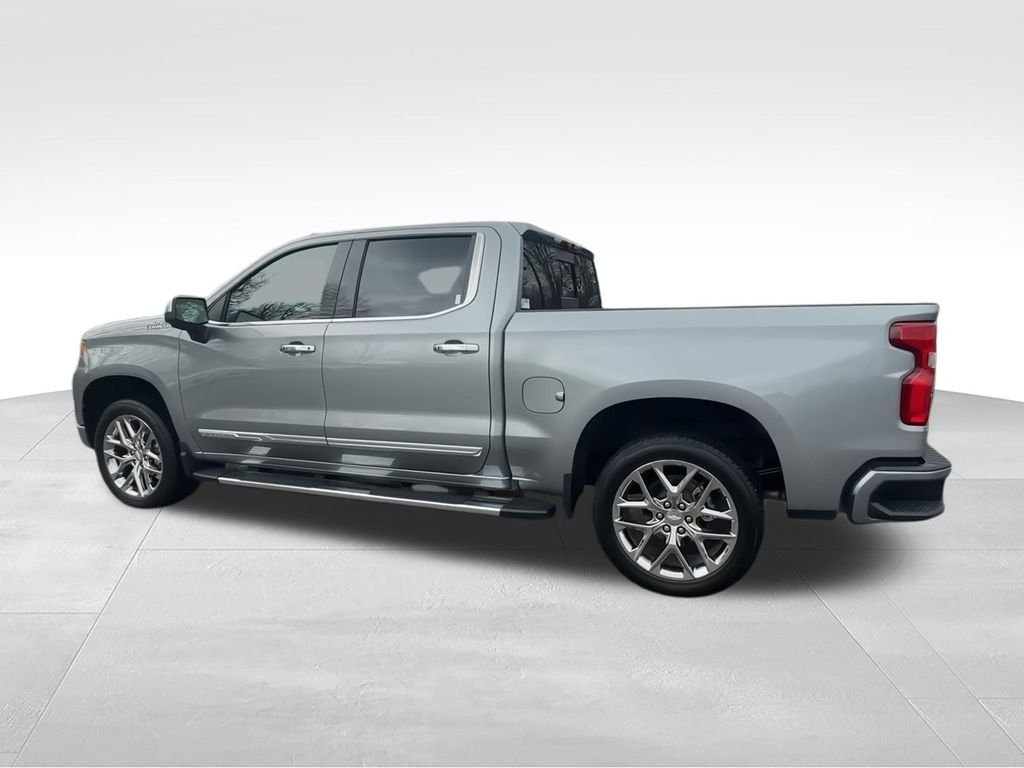 Used 2025 Gray Chevrolet High Country image 6