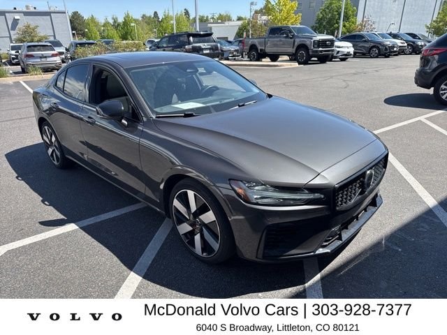 Used 2025 Gray Volvo T8 Plus image 4