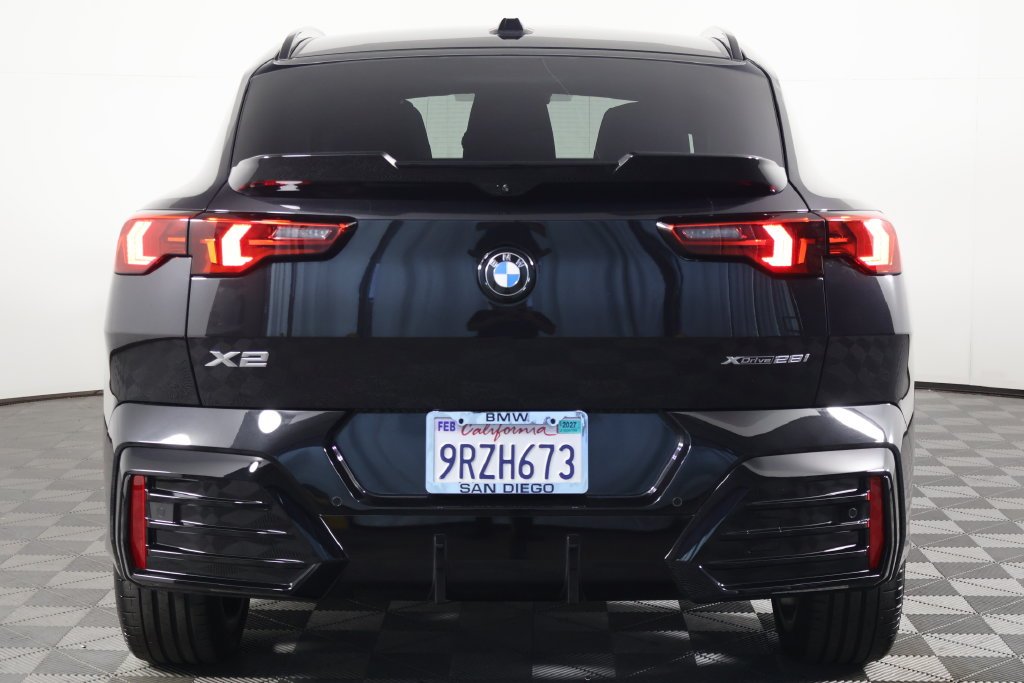 Certified Used 2025 Black Sapphire Metallic BMW xDrive28i image 5