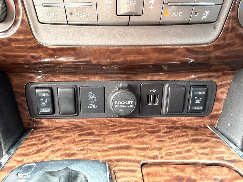 Used 2019 Super Black Nissan SL image 25
