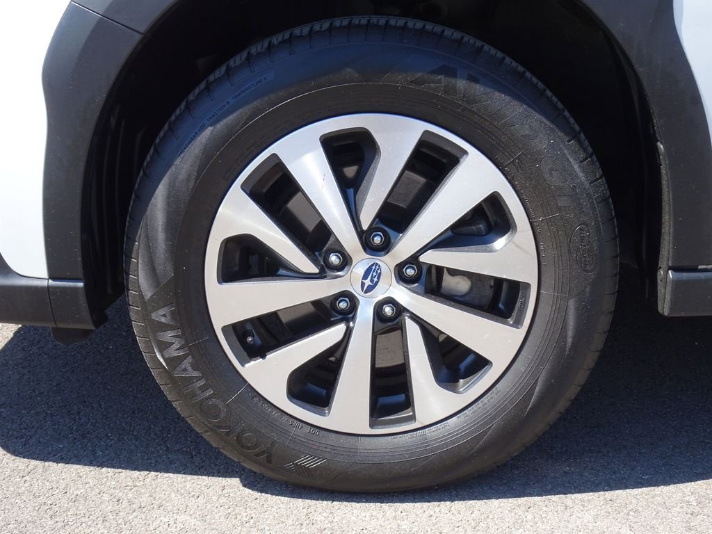 Used 2024 White Subaru 2.5i image 27