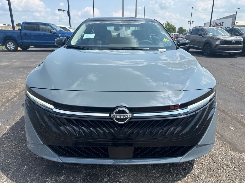 New 2026 Atlantic Gray Metallic / Super Black Two-tone Nissan SR image 9