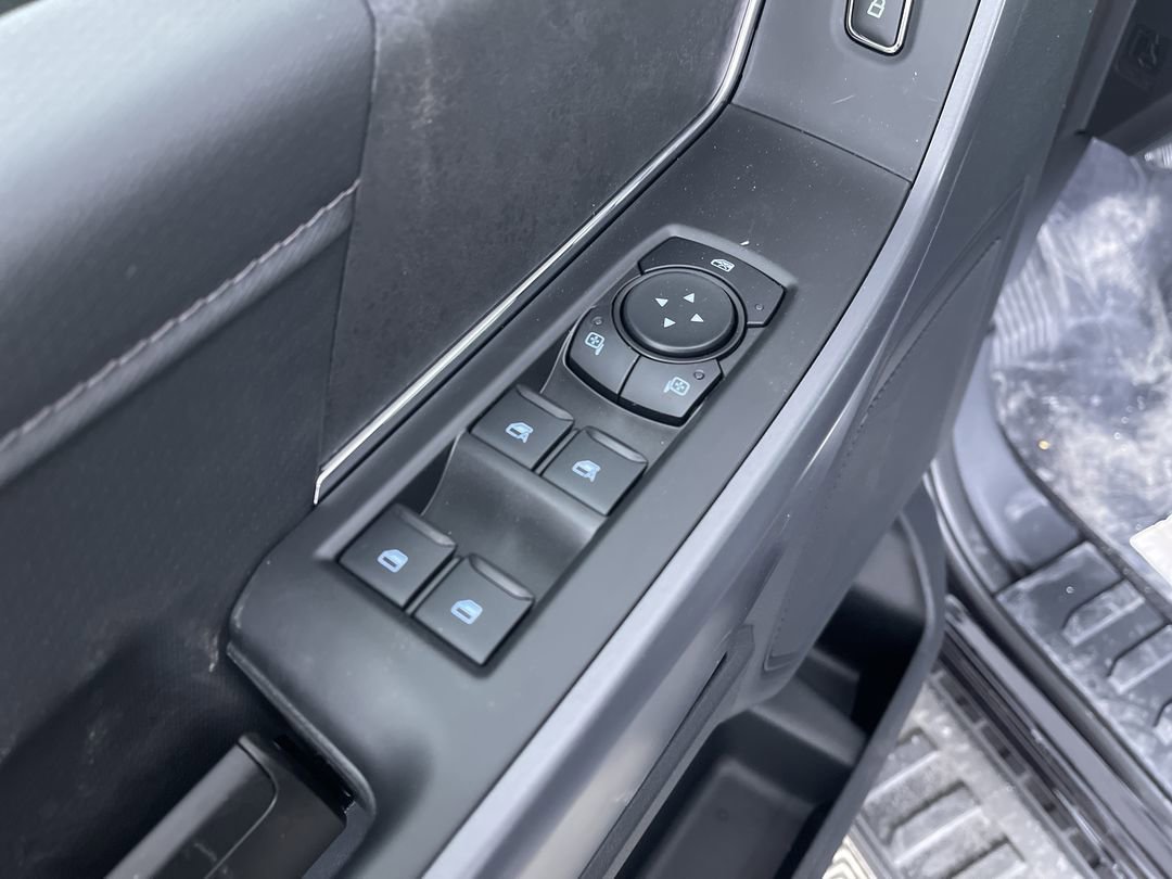 New 2026 Agate Black Metallic Ford XLT image 14