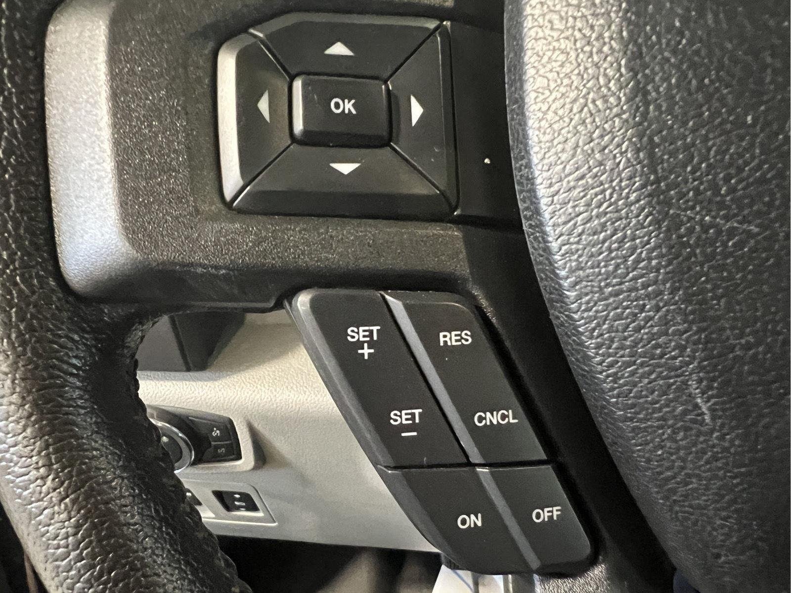 Used 2015 Blue Jeans Metallic Ford XLT image 25