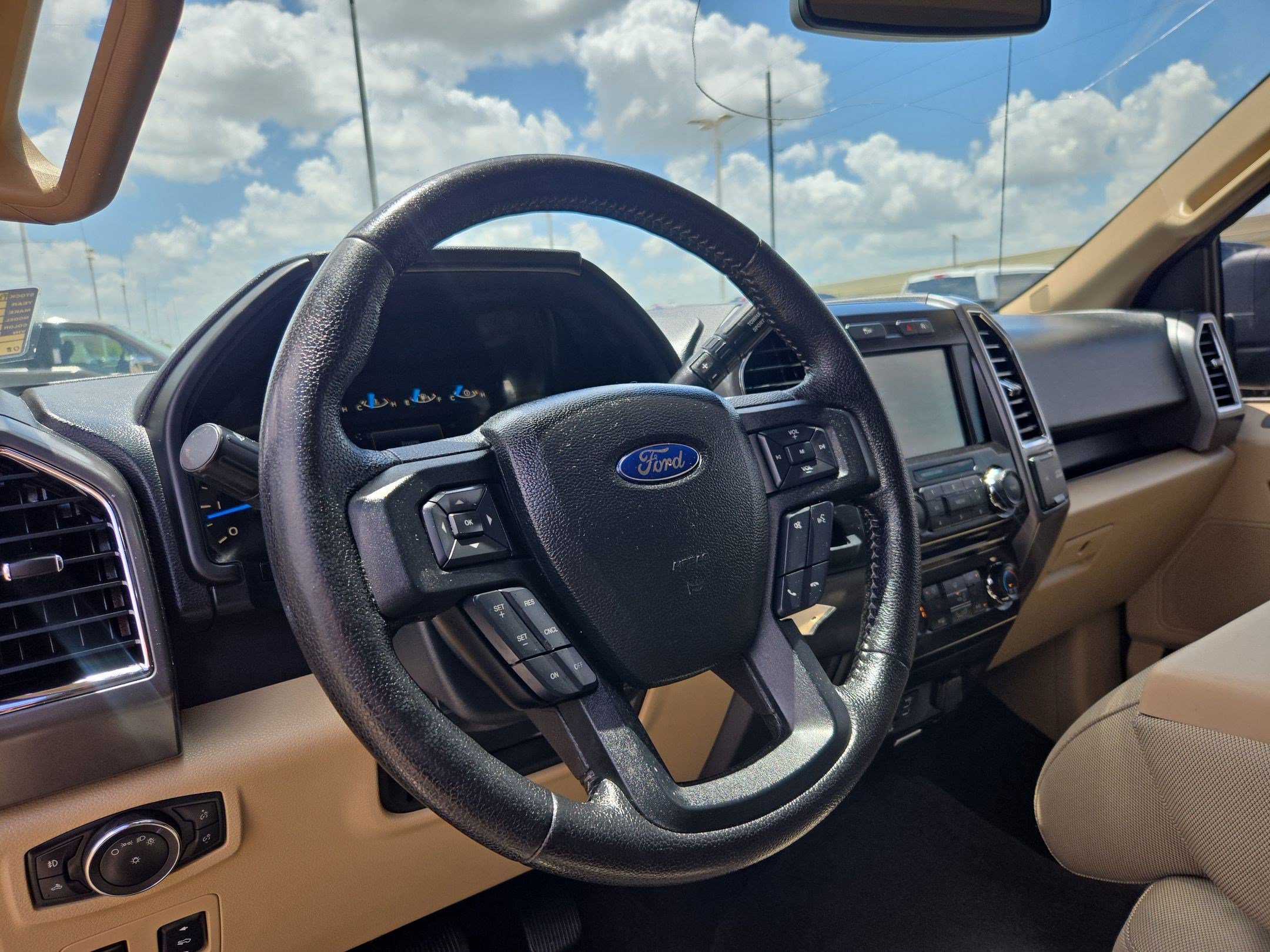 Used 2015 Blue Jeans Metallic Ford XLT image 13