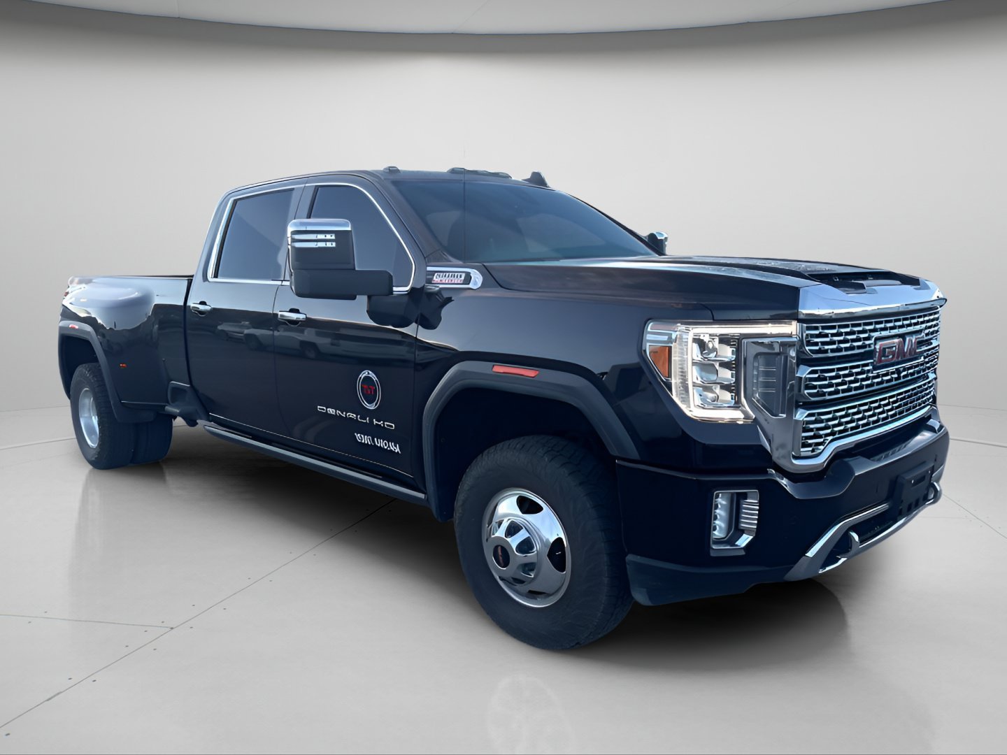 Certified Used 2023 Onyx Black GMC Denali image 2