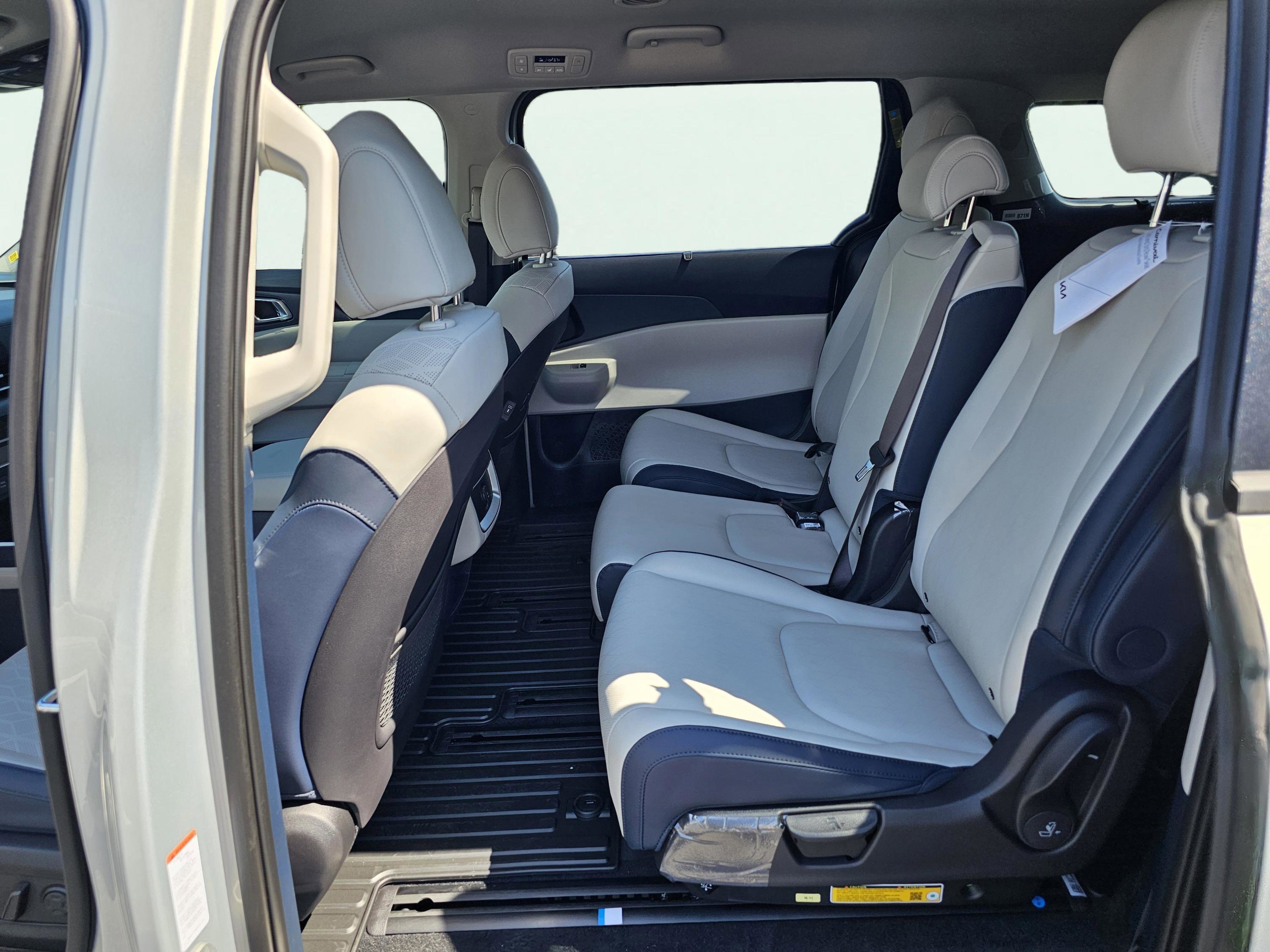 New 2026 Ivory Silver Kia EX image 31