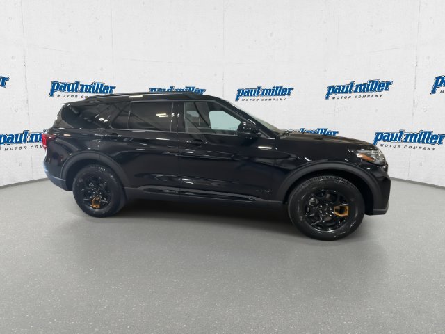 New 2027 Agate Black Metallic Ford Tremor® image 13