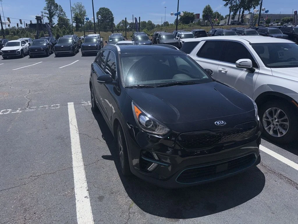 Used 2019 Kia Niro EX Premium with VIN KNDCE3LG2K5020023 for sale in Newnan, GA