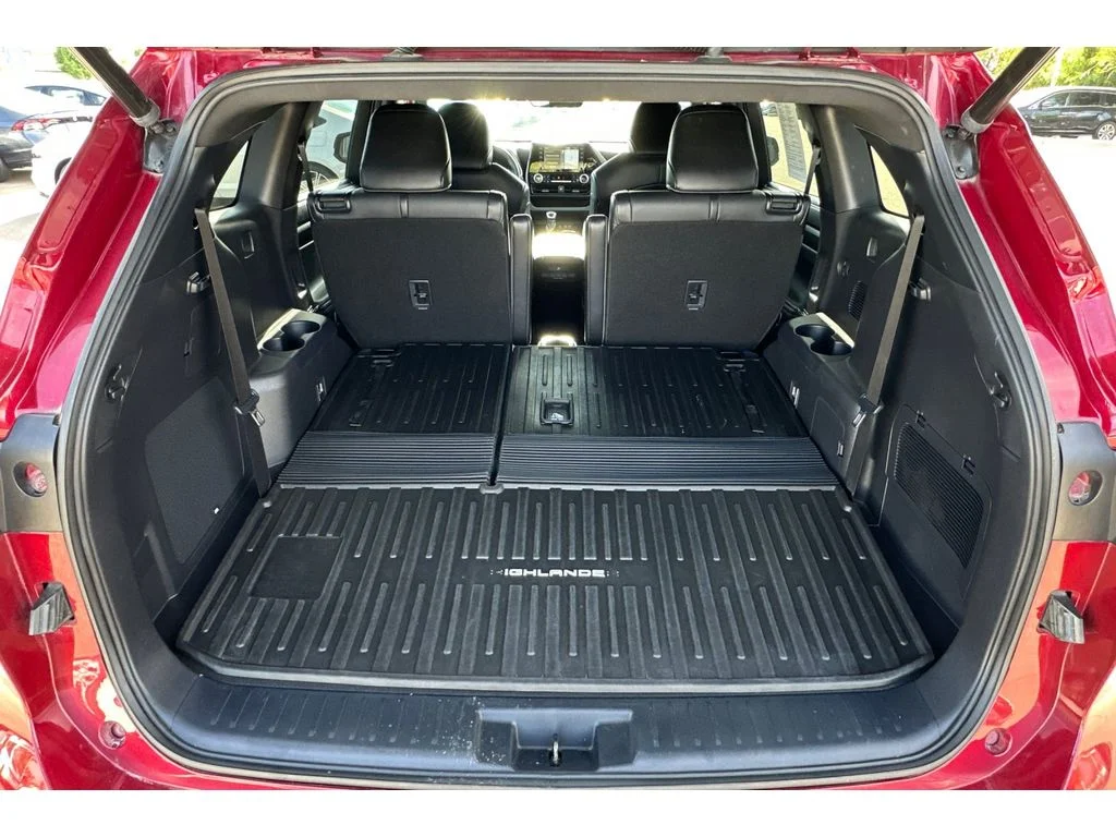 Used 2021 Ruby Flare Pearl Toyota XSE image 17