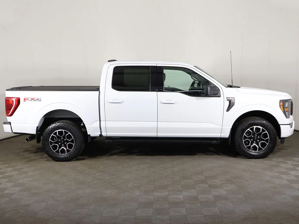 Used 2023 Oxford White Ford XLT image 18