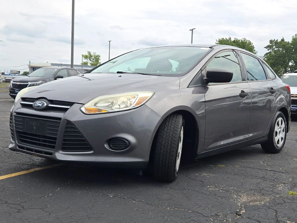 Used 2014 Gray Ford S image 3