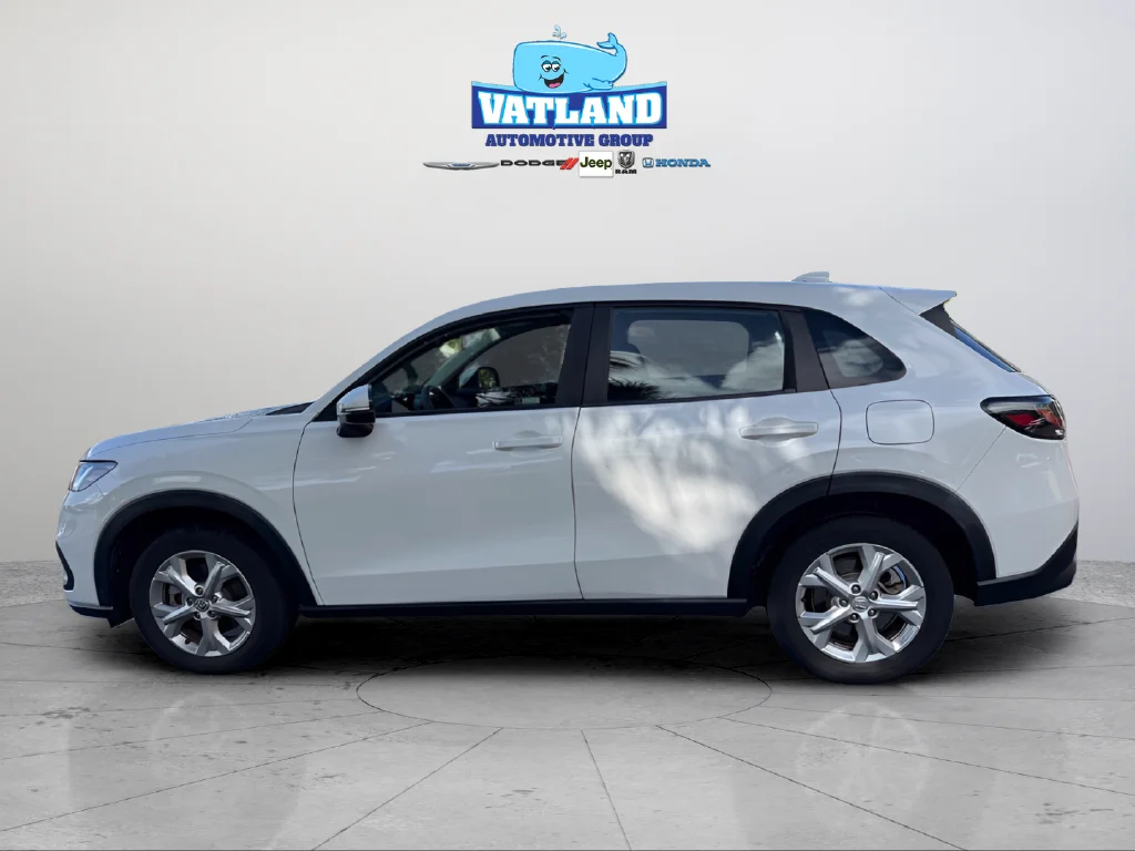 Used 2024 Platinum White Pearl Honda LX image 2