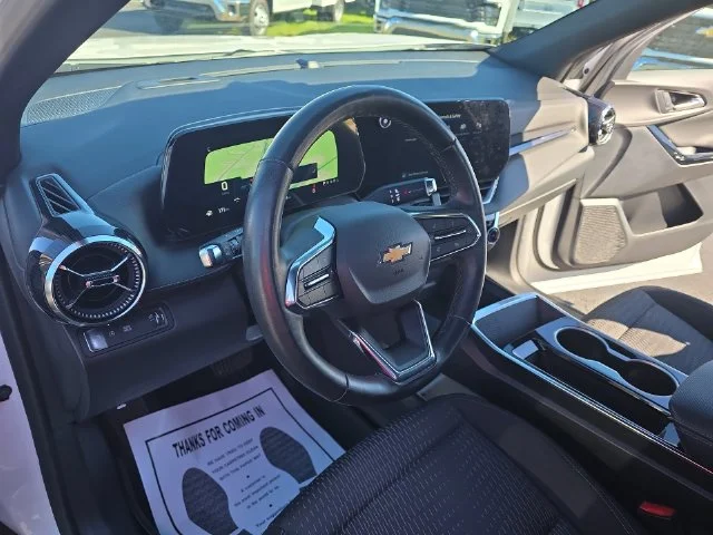 Used 2025 White Chevrolet LT image 17