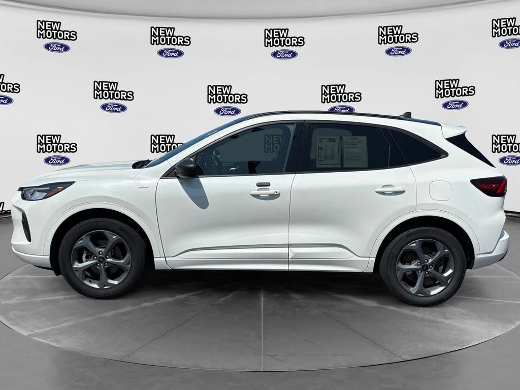 Used 2023 White Metallic Ford ST-Line image 2