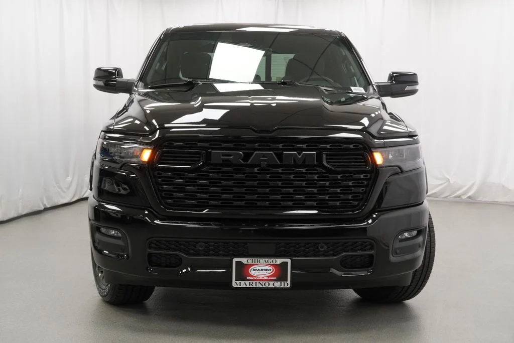 New 2026 Diamond Black Crystal Pearl-Coat Exterior Paint RAM Big Horn/Lone Star image 7