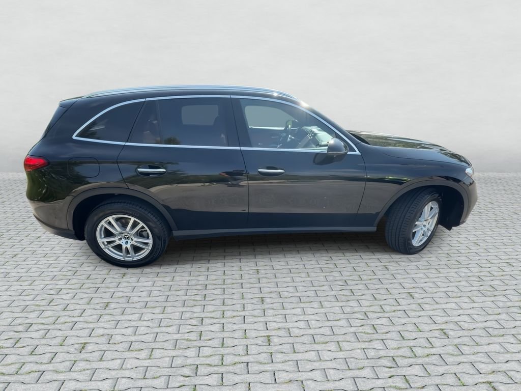Used 2023  Mercedes-Benz GLC 300 image 9
