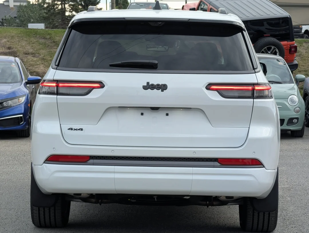 New 2026 White Jeep Limited Reserve - - 4x4 - Nappa Leather Seats - Dual-Pane Sunroof - Navigation & More! image 7