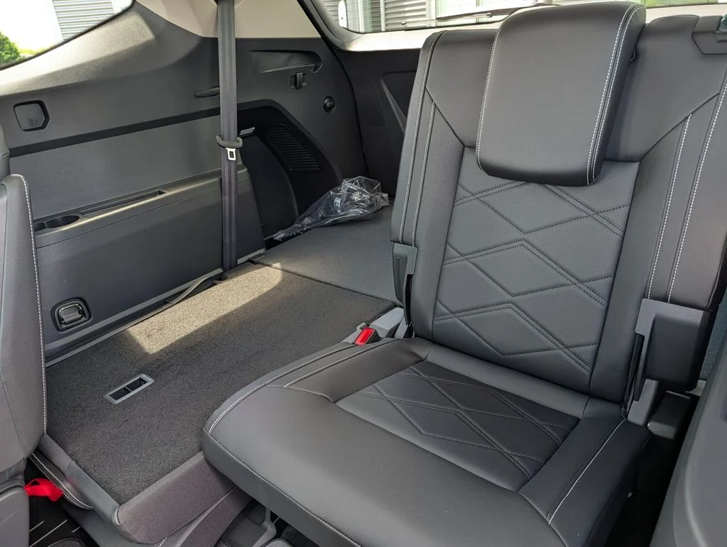 New 2026 White Volkswagen 2.0T SE w/Technology image 15