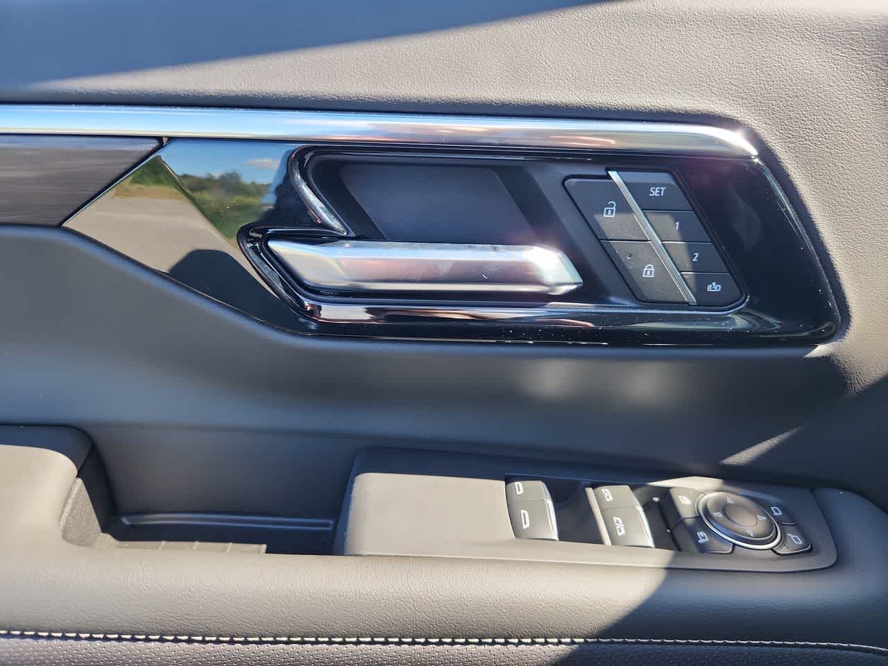 2026 Chevrolet Suburban Premier - Photo 12