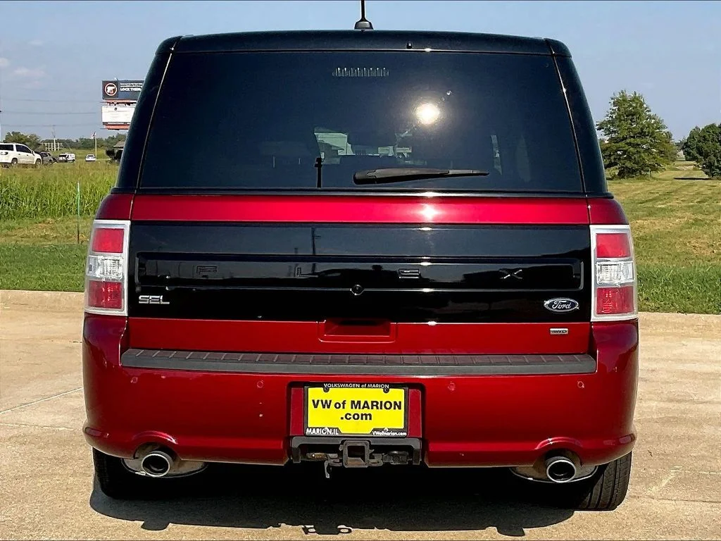 Used 2019 Red Ford SEL image 3