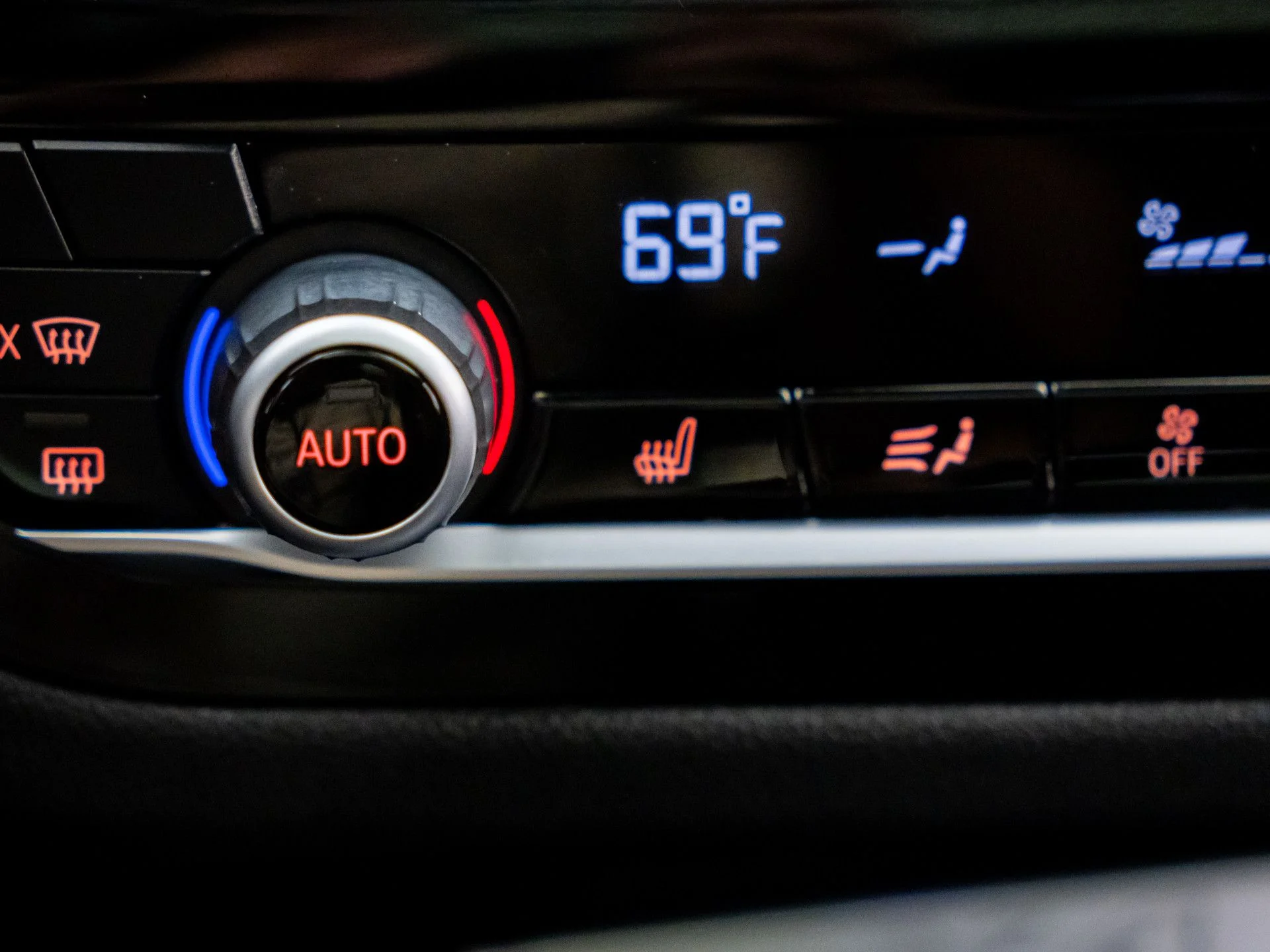 Used 2019 Black BMW xDrive30i image 27