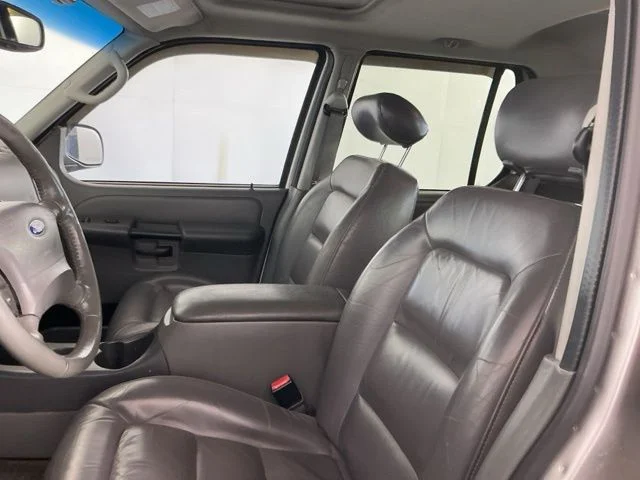 Used 2004 Silver Ford XLT image 9