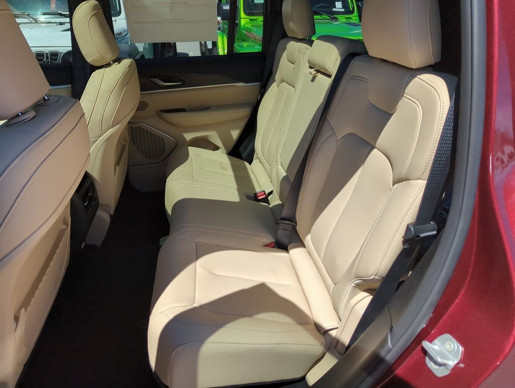 New 2026 Velvet Red Pearl-Coat Exterior Paint Jeep Limited image 30