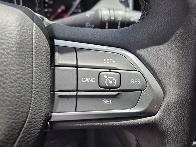 New 2026 Bright White Clearcoat Jeep Latitude image 16