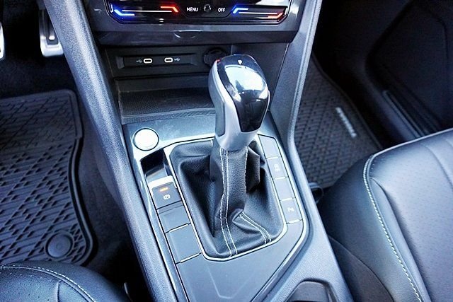 Used 2023 Silver Volkswagen 2.0T SE R-Line Black image 31